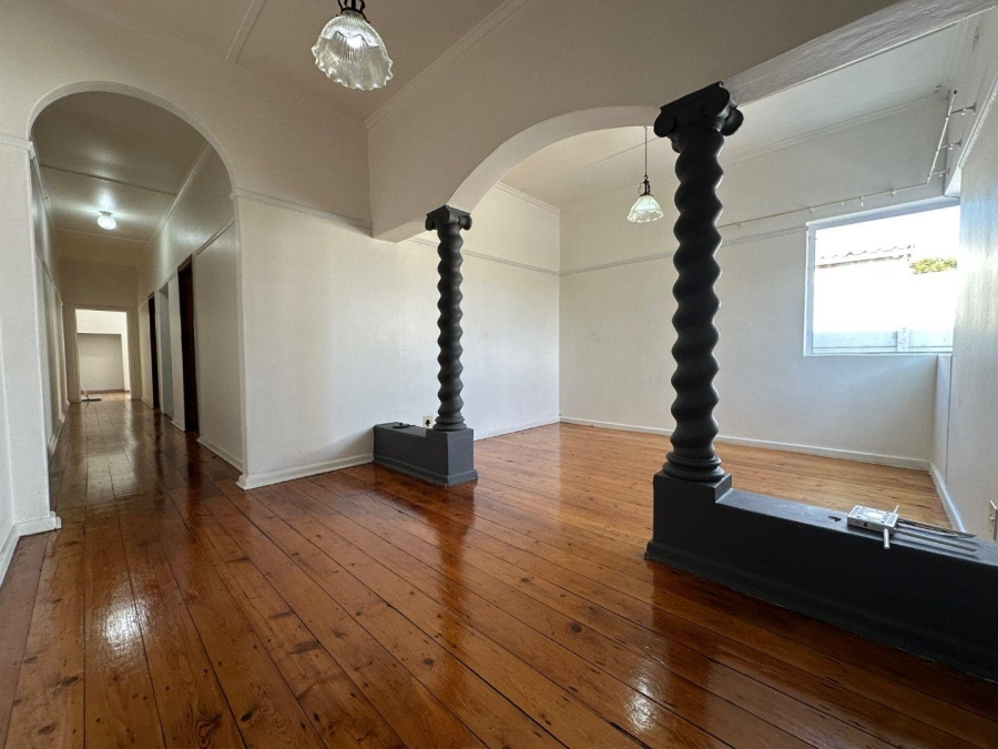 6 Bedroom Property for Sale in Sidwell Eastern Cape
